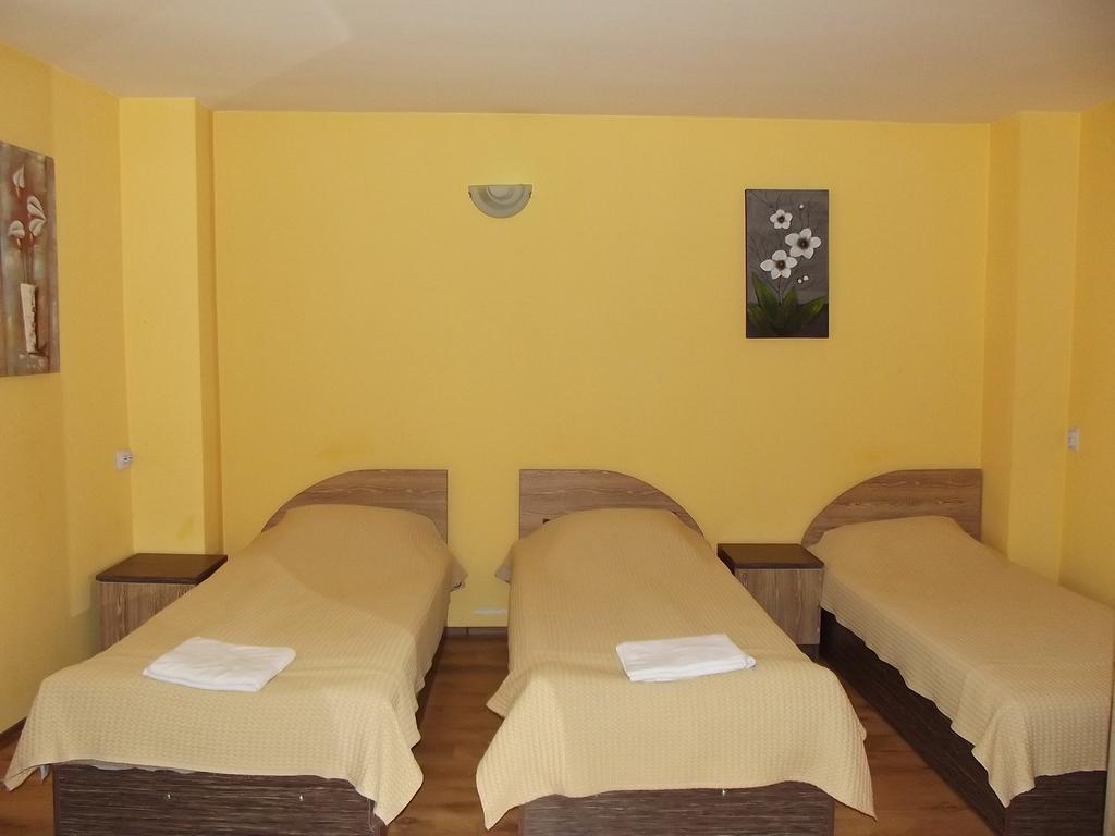 House For Guests And Friends Hotel Svishtov Exterior photo